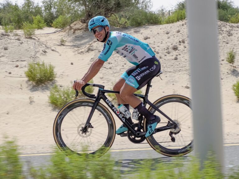 VF GROUP BARDIANI-CSF FAIZANÈ: ENRICO ZANONCELLO IN FUGA NELLA TAPPA CONCLUSIVA DELL’UAE TOUR.