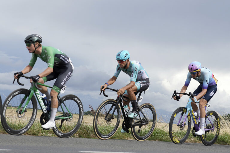 VF GROUP BARDIANI-CSF FAIZANÈ: ENRICO ZANONCELLO IN TOP10 NELLA GENERALE AL TOUR OF TAIHU LAKE.