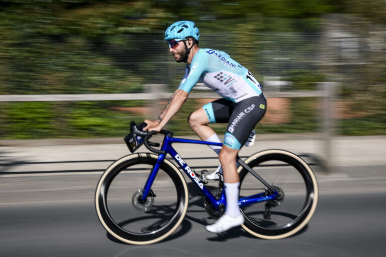 BARDIANI-CSF 7 SABER: RÉGION PAYS DE LA LOIRE. MARCELLUSI RESTA IN LOTTA PER LA GENERALE DOPO LA TAPPA REGINA, È 4° A 9” DAL LEADER ALEXANDER KAMP.