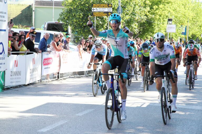 MANENTI CONCEDE IL BIS: SUCCESSO AL TROFEO CITTÀ DI CASTELFIDARDO