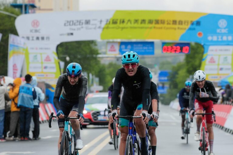 TOUR OF MAGNIFICENT QINGHAI. COVILI QUINTO E TOLIO SESTO NELLA QUINTA TAPPA.