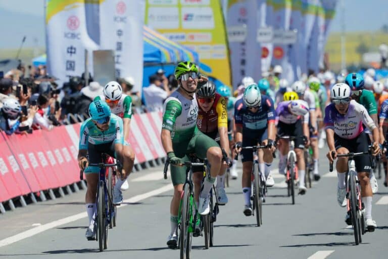TOUR OF MAGNIFICENT QINGHAI: LA BARDIANI-CSF 7 SABER CHIUDE CON IL PODIO DI ZANONCELLO E DUE CORRIDORI NELLA TOP 10 FINALE.