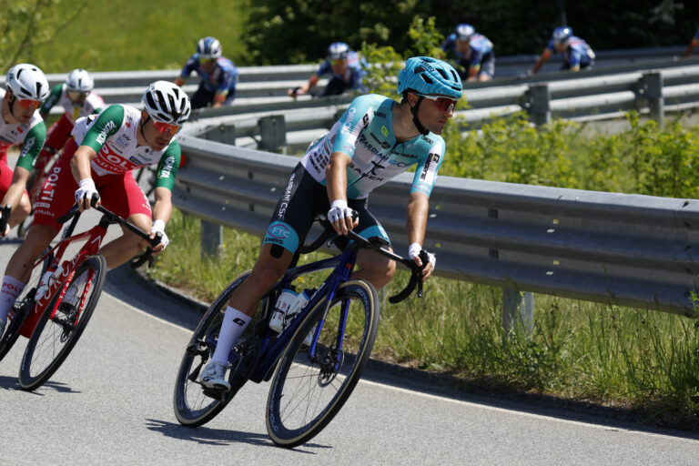 TOUR OF MAGNIFICENT QINGHAI. MARTINELLI DECIMO NELLA QUARTA TAPPA, TOLIO NONO IN CLASSIFICA GENERALE.